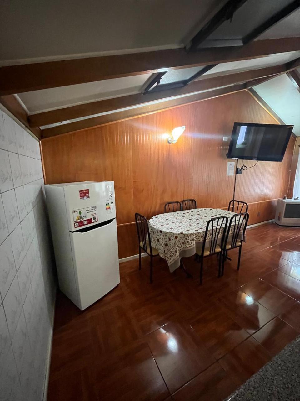 Cabanas Espanol Coyhaique Buitenkant foto