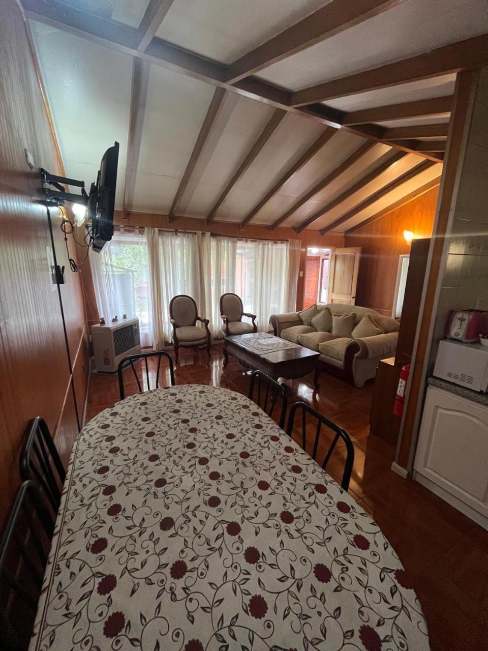 Cabanas Espanol Coyhaique Buitenkant foto